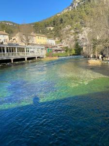 Sejours chez l'habitant Chambre vue sur La Sorgue : photos des chambres