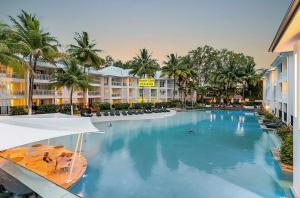 Beach Club Port Douglas Luxury Apartments