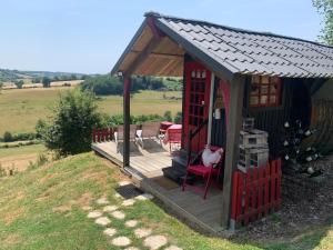 Maisons de vacances Hebergements Insolites dans tonneaux - Gite Le Coup de Foudre : photos des chambres