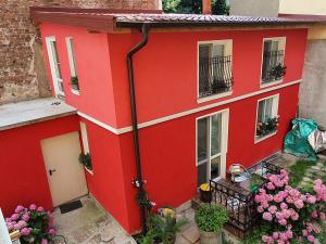 Modern and Old LODGE