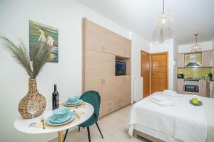 MYRTIA APARTMENT few steps from the sea