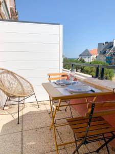 Duplex 2 pièces Port Cabourg - 2 à 4 personnes - Terrasse - Vue Port - Proche Plage