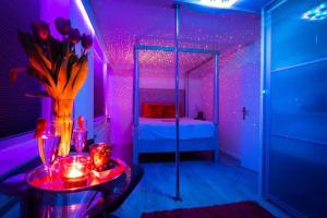 The Waterside Designer Waterfront Oasis Spa & Sauna Terrace