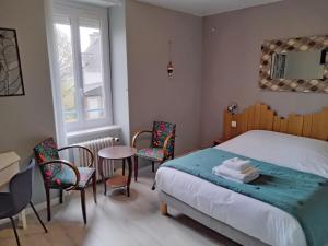 Hotels Hotel-Relais De Trefeuntec : photos des chambres