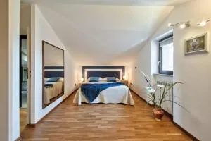 5 MIGLIA APARTMENT la mansarda a Collegno - كولينيو