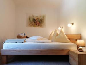 Double Room with Garden View room in Enzianbrenner