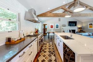 Modern Country Retreat close to Sonoma Plaza