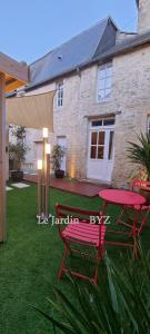 Villas Bayeuzen Le Jardin - Nuit Romantique et Spa Privatif Bayeux : photos des chambres