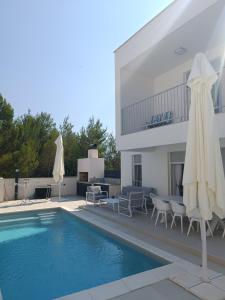 Luxury Villa Teuta with Heated Pool