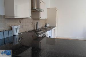 2 Bedrooms with 4 beds - sleeps 6