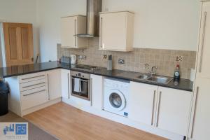 2 Bedrooms with 4 beds - sleeps 6