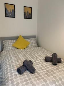 Spacious and central 4-bedroom house with parking