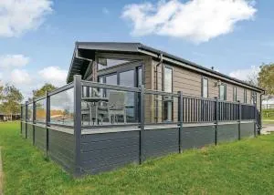 Croft Farm Water Park - Overbury