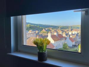 Burnt Island 2 bed apartment with stunning views