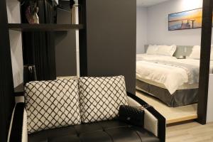 Qian Qian Riverside B&B