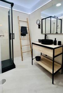 7º Cielo 1ª linea de playa. Puerto Marina. Wifi