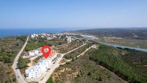 A GAIVOTA - Walking distance to Monte Clerigo and Amoreira beaches