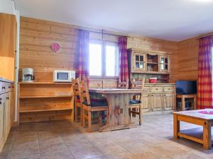 Apartment Les Chalets de Marie A 21 by Interhome