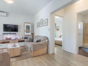 Holiday Home Ruza by Interhome