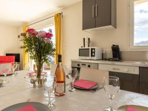 Maisons de vacances Holiday Home Les Hauts de Jallia - NYS130 by Interhome : photos des chambres