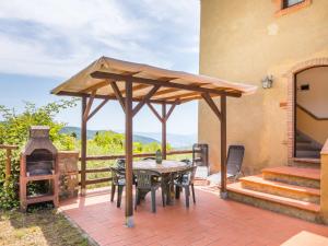 Apartment Volpe by Interhome