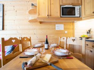 Apartment Lauzières 307 by Interhome