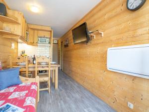 Apartment Lauzières 307 by Interhome