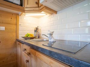 Apartment Lauzières 307 by Interhome