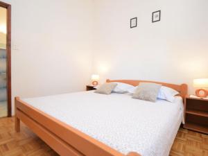 Apartment Rose-2 by Interhome