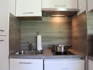 Apartment Grenat 8 by Interhome