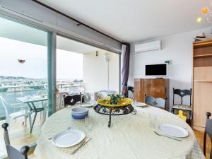 Apartment Les Côteaux du Préconil-5 by Interhome
