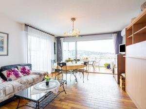 Apartment Les Côteaux du Préconil-5 by Interhome