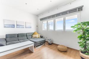 Home2Book Stylish Front Line Las Canteras Beach