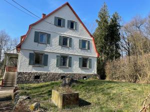 Schellnhof Forsthaus am Waldrand