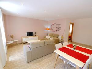 Apartment Edifici Montmar by Interhome