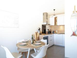Apartment Passage Saint-Clément by Interhome