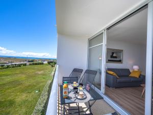 Appartements Apartment Residence Les Trois Iles by Interhome : photos des chambres