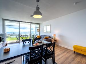 Appartements Apartment Residence Les Trois Iles by Interhome : photos des chambres