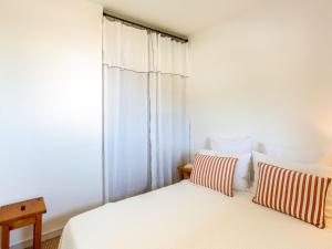 Apartment Saint James-13 by Interhome