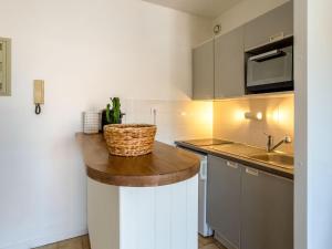 Appartements Apartment Saint James-13 by Interhome : photos des chambres