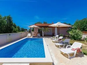 Holiday Home Maslina by Interhome - Kavran