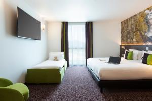 Hotels Hotel Roi Soleil Prestige Plaisir : Chambre Triple