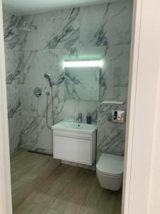 New 3 rooms apartment near the metro station