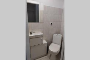 Pokój dla dwojga w zacisznej części Sopotu z łazienką wspólną dla dwóch pokoi
