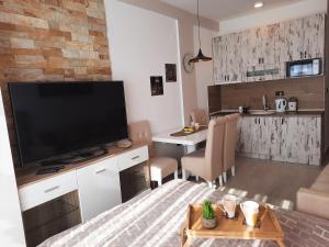 N11 studio Cakić Milmari