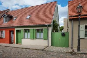 Atelierhaus auf der Insel Werder mit Garten, W-Lan und Netflix - Glindow