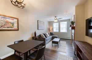 Premium Unit 4547 - One Bedroom withKitchenette - Fraser Crossing Founders Pointe condo