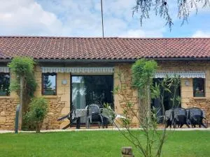 GITE LE PARC A SARLAT Parking privé - 马尔凯