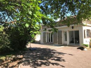 Très grande Villa pour 1 famille ou plusieurs...