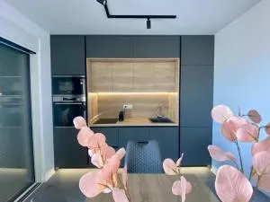 Marina Bay - Exclusive Apartment with Private Pool and Adriatic Sea View - Drasnice